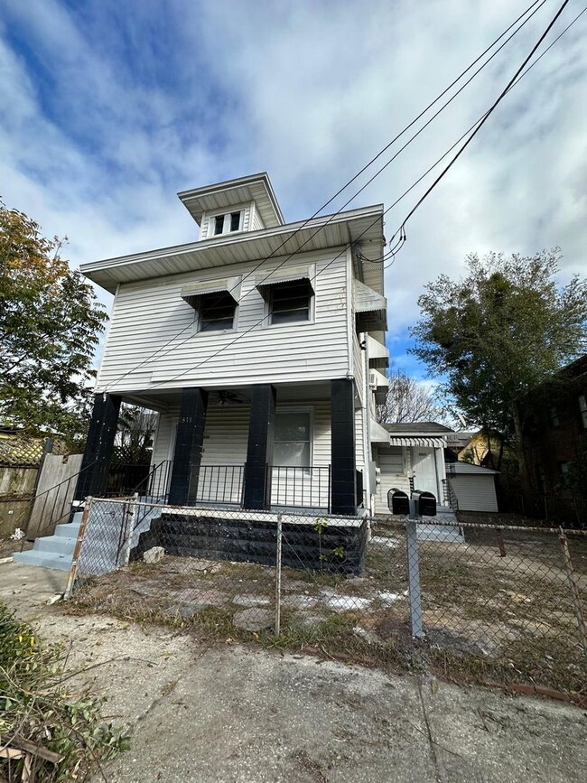 Building Photo - 2511-2513 Market St