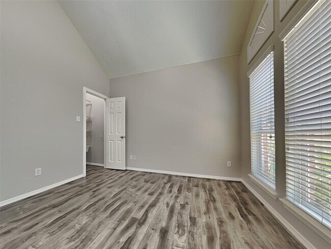 Building Photo - 6855 Tournament Dr