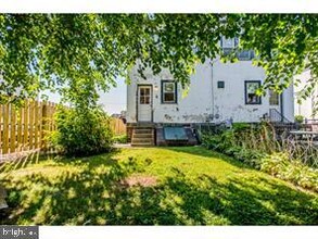 Building Photo - 476 Lyceum Ave