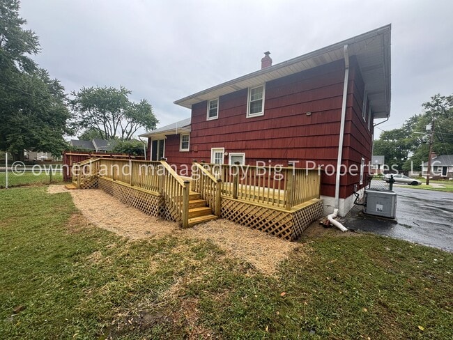 Building Photo - 3 Bedroom Home Available For Rent!