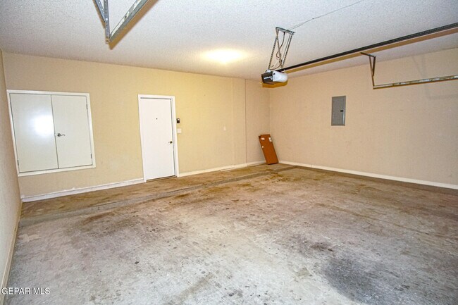 Building Photo - 12712 Tierra Karla Dr
