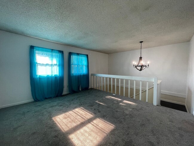 Building Photo - 1450 Woodland Dr
