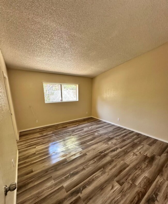 Building Photo - 4150 N Fremont Ave