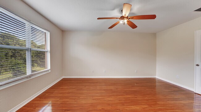Building Photo - 6439 Azura Lake Rd