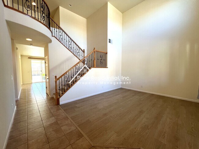 Building Photo - Spacious 4bd/3ba Elk Grove Home!