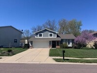 Building Photo - Home For Rent Papillion