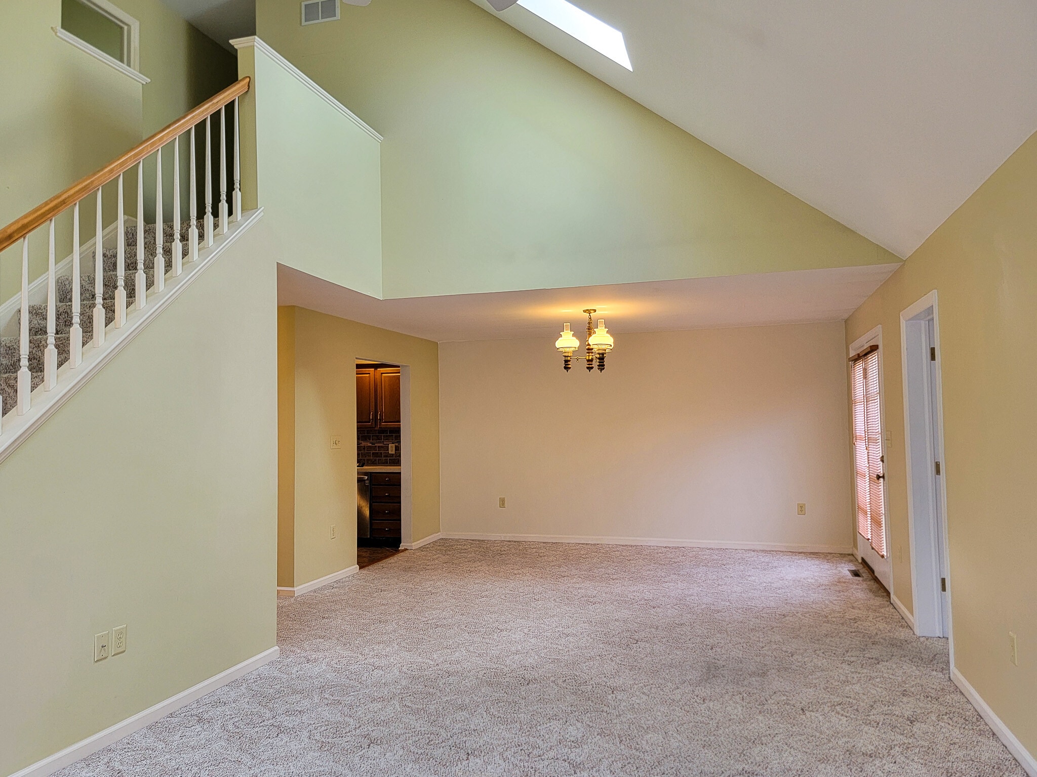 Building Photo - 40 Spring Hill Ln