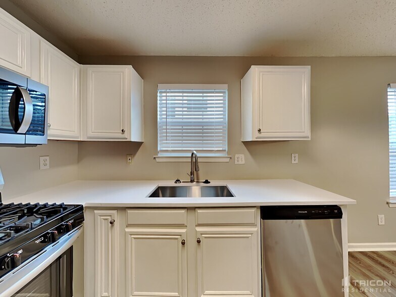 Building Photo - 1840 Lily Stem Trail NE