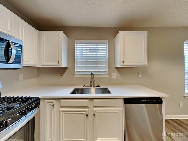 Building Photo - 1840 Lily Stem Trail NE