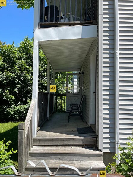 Building Photo - 2 Mission St