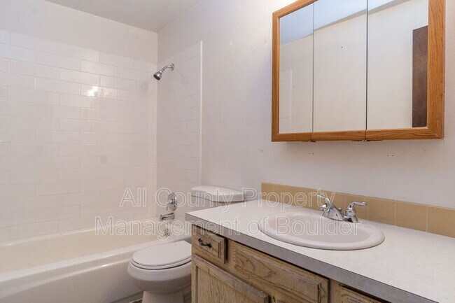 Building Photo - 279 Caywood Ct