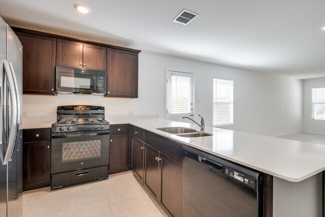Building Photo - 7516 Larson Ln