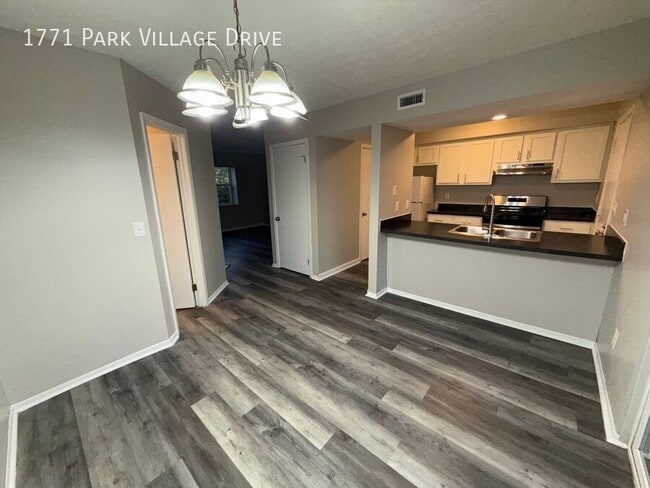 Building Photo - 1771 Park Village Dr