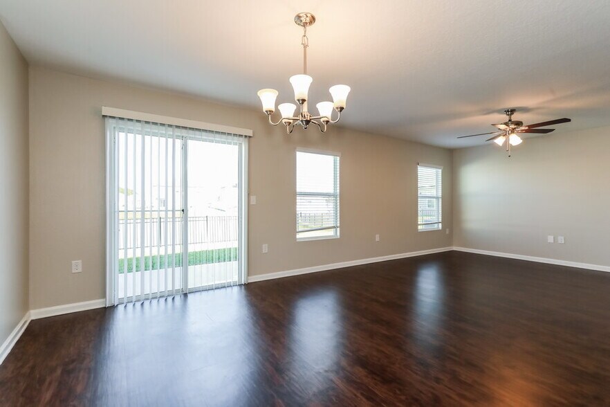 Building Photo - 3275 Canyon Falls Dr