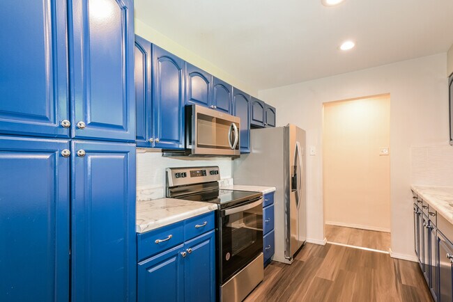Building Photo - Fantastic 1bd/2ba home! Let yourself in!