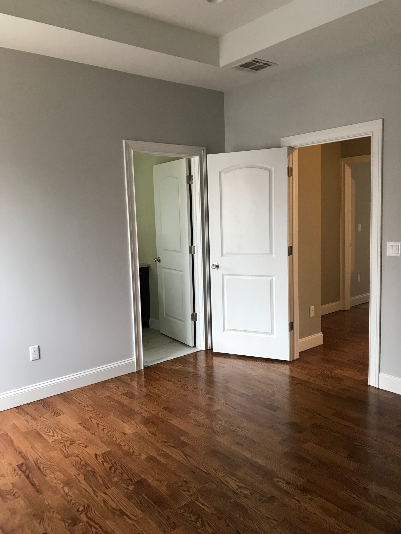 Master bedroom entry - 29 Pleasant Ave