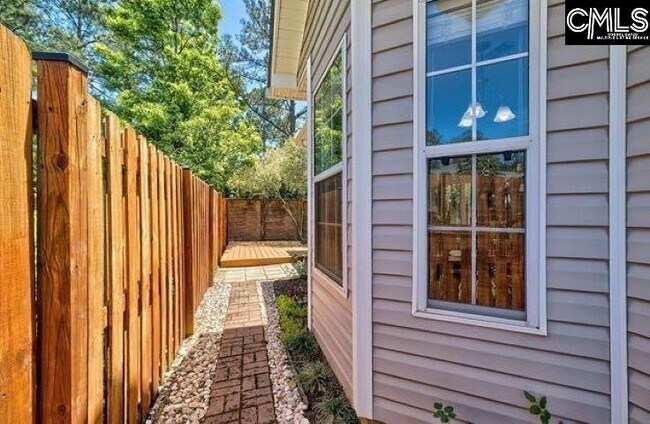 Building Photo - 196 Ivy Square Dr