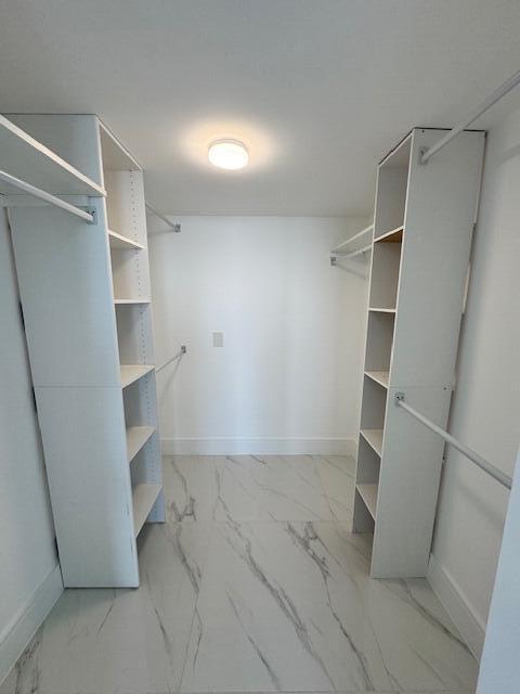 Building Photo - 5600 N Flagler Dr