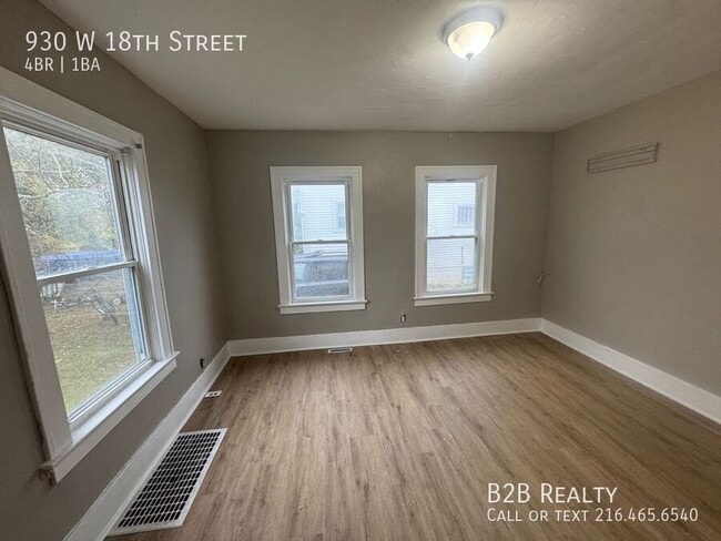 Building Photo - 930 W 18th St