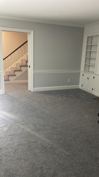 Building Photo - 608 S Pleasant St