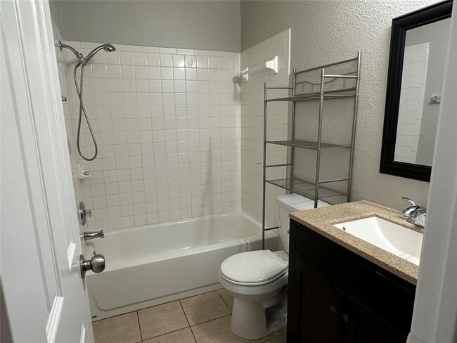 Building Photo - 1600 McDowell Bend