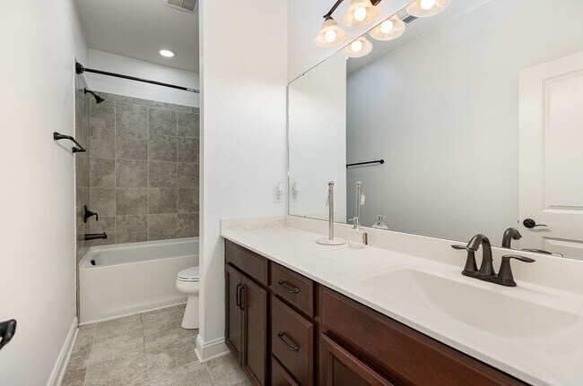 Building Photo - Stunning 5-Bedroom, 5-Bathroom Home with Chef's Kitchen and Luxurious Features