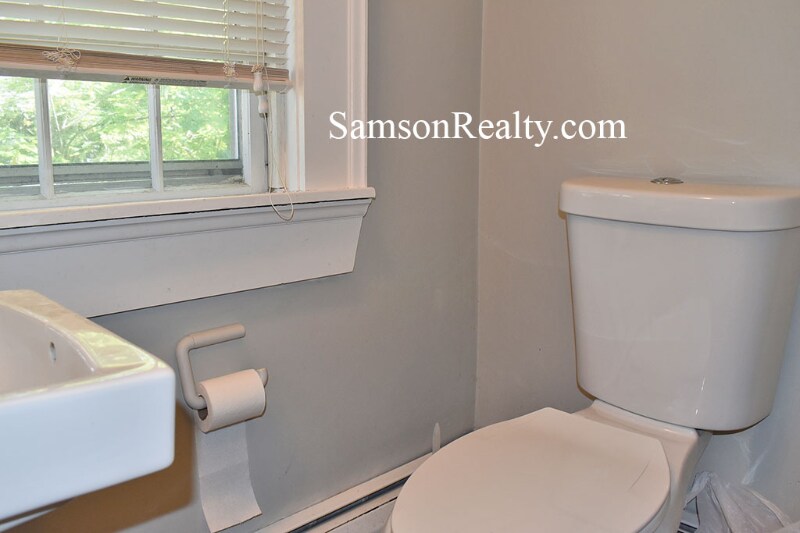 Building Photo - 84 Transit St