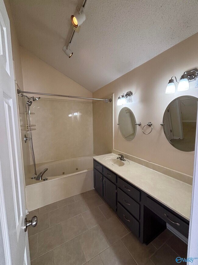 Building Photo - 140 Freedom Way