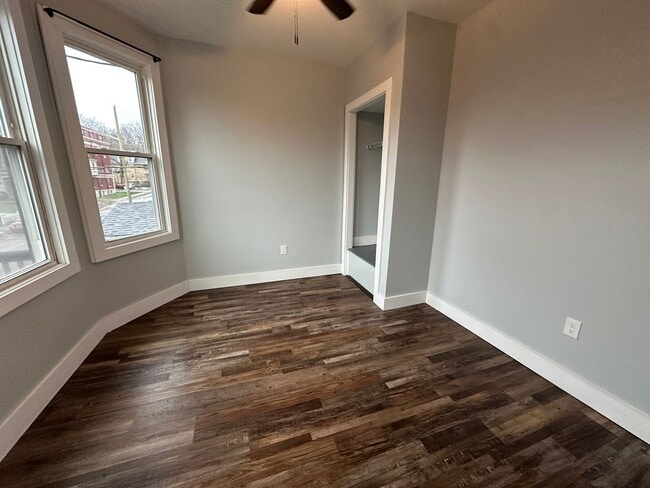 Building Photo - 216 Kinsey Ave