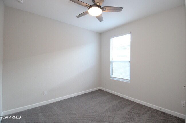 Building Photo - 38184 W Santa Monica Ave