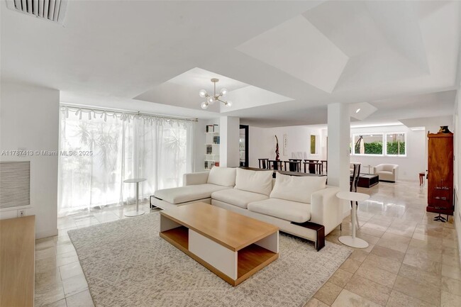 Building Photo - 4410 Brighton Pl