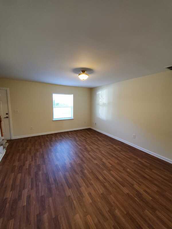 Building Photo - 1357 Sharon Rd W