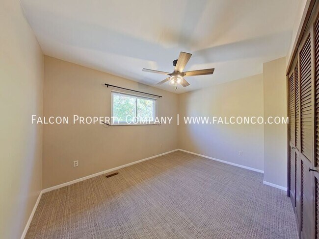 Building Photo - 133 Dolomite Dr