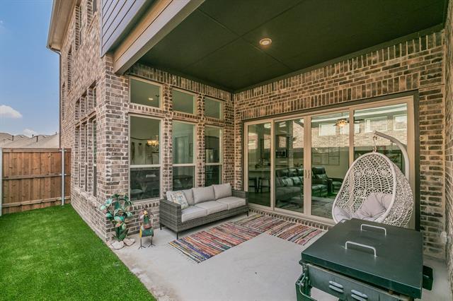 Building Photo - 711 Artesian Dr