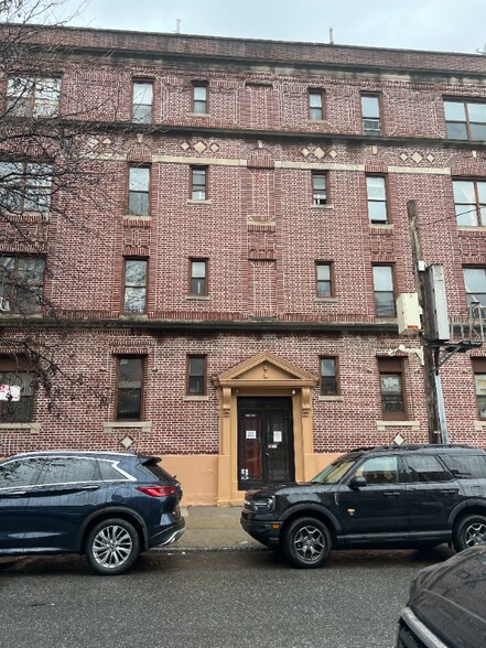 Building Photo - 31-04 32nd St