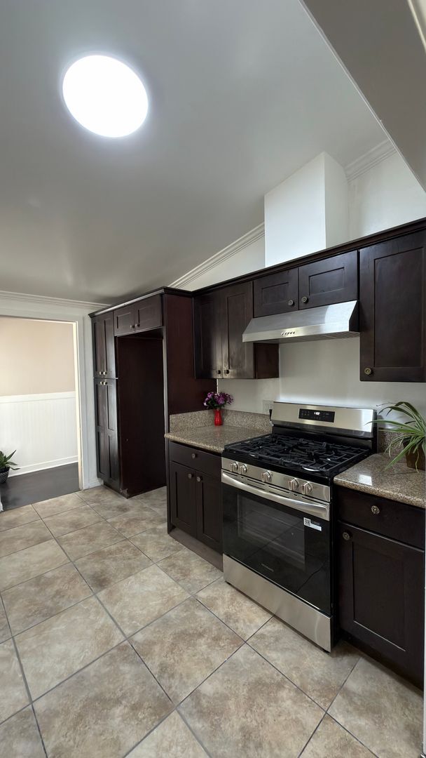 Building Photo - **BEAUTIFUL FOUR BED TWO BATH HOME IN DUARTE **