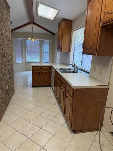 Building Photo - 12922 Chandler Dr