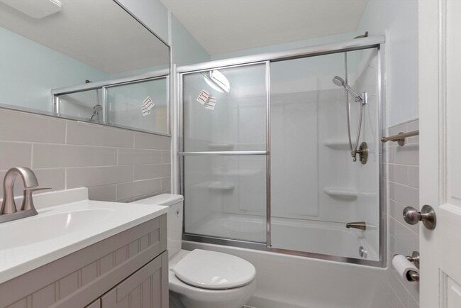 Building Photo - 74 Heywood Ave