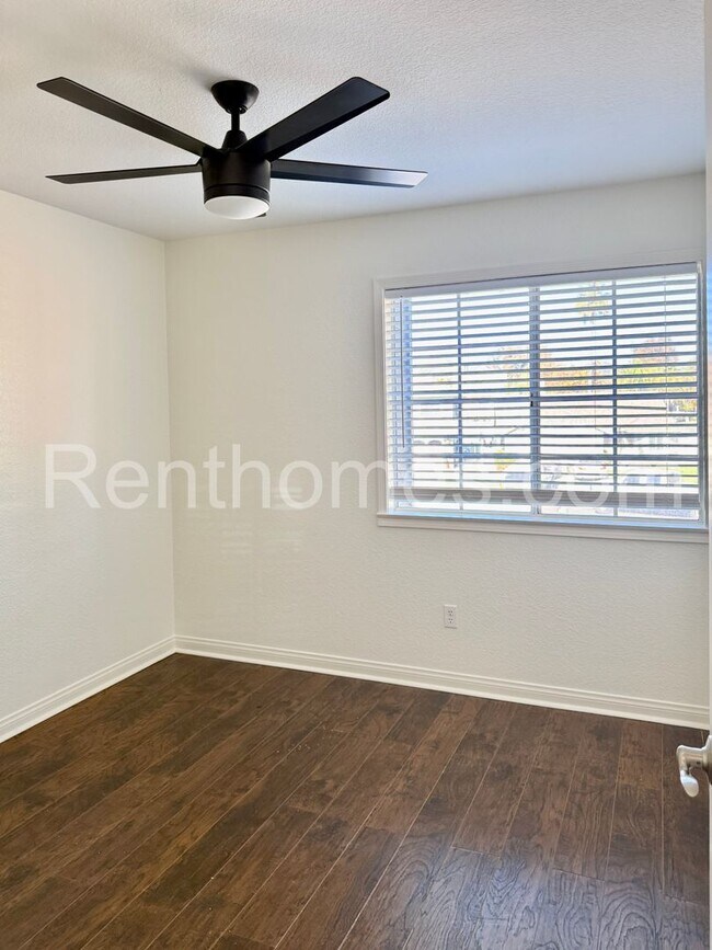 Building Photo - 23835 Cork Oak Cir