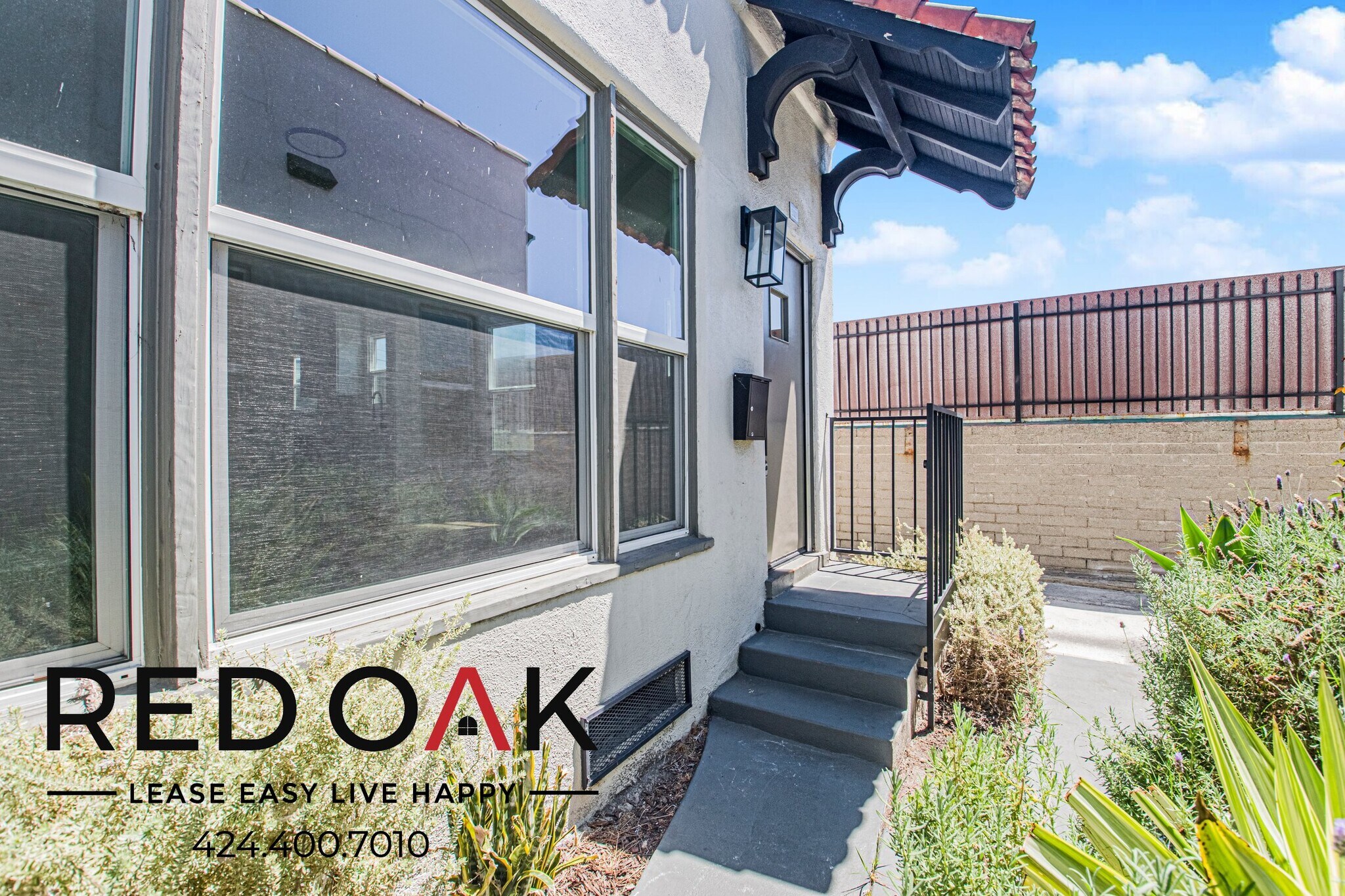 Building Photo - 328 N Kingsley Dr