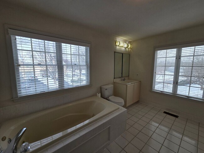 Building Photo - Beautiful Home Available in Evian!