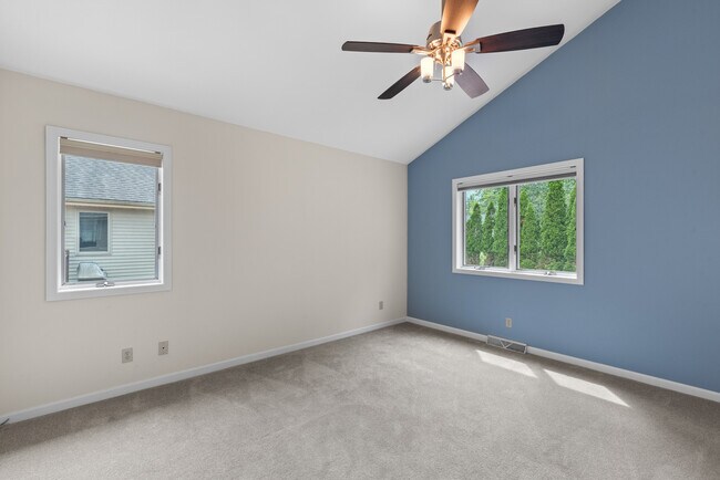 Building Photo - 159 Evergreen Blvd