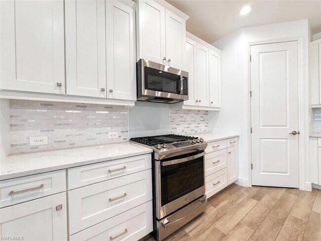 Building Photo - 2295 Marquesa Cir