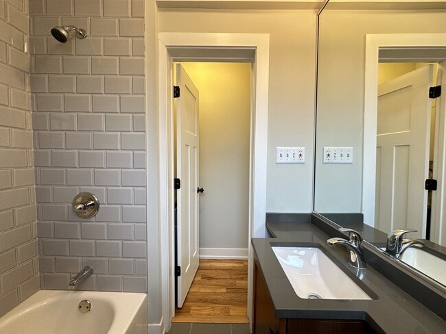 Building Photo - 555 W Arlington