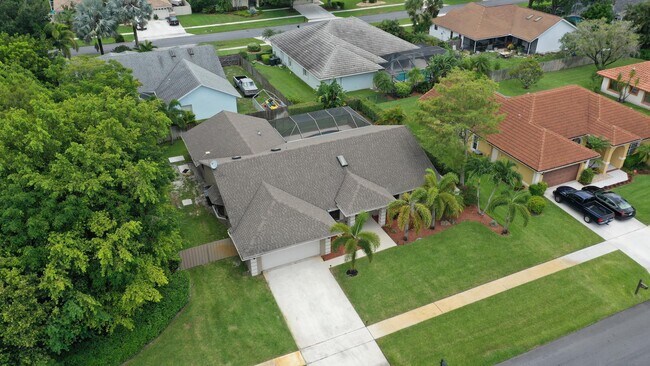 Building Photo - 1835 Staimford Cir