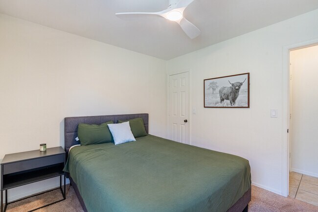 Building Photo - 4113 W Cielo Grande