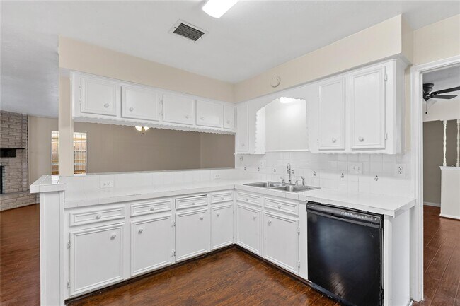 Building Photo - 11007 Gatlinburg Dr