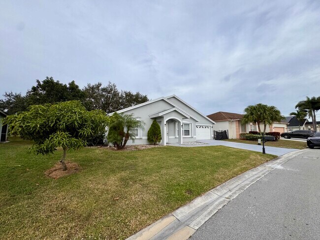 Building Photo - 1132 Hatteras Cir