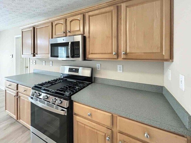 Building Photo - 6090 Farmwood Way SE