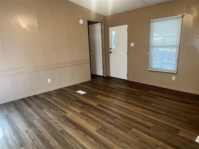 Building Photo - 4528 Wildwood Cir